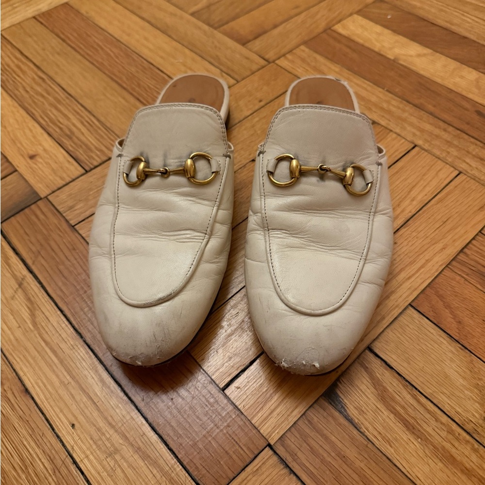 Gucci Women’s Princetown Slipper in White, size 6.5